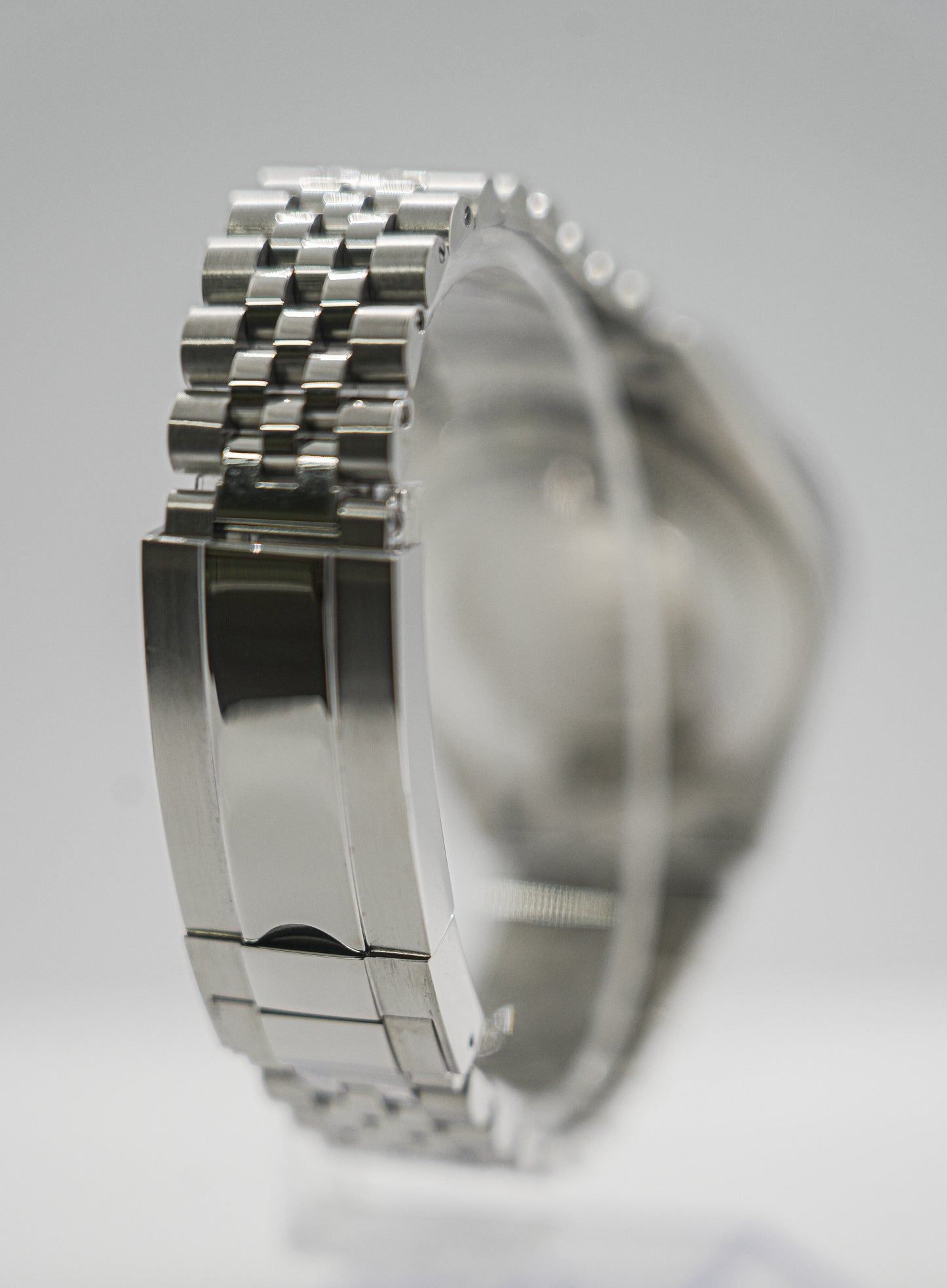 Glacier Chronograph – Custom VK63 Build by MODISTRY